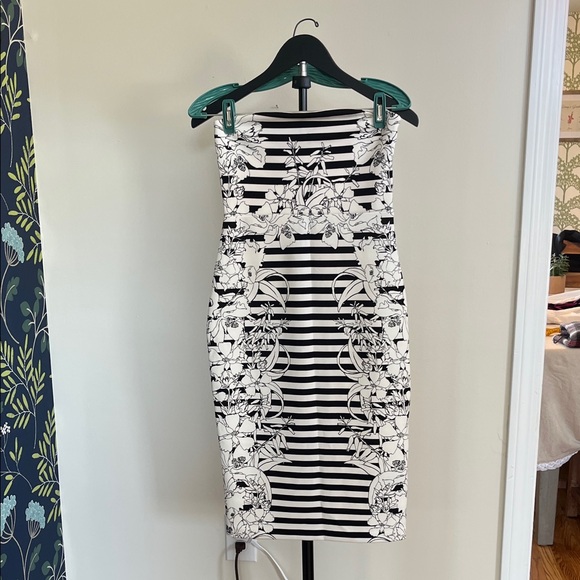 Express Dresses & Skirts - Express Black & White Floral Striped Strapless Bodycon Dress Size 4